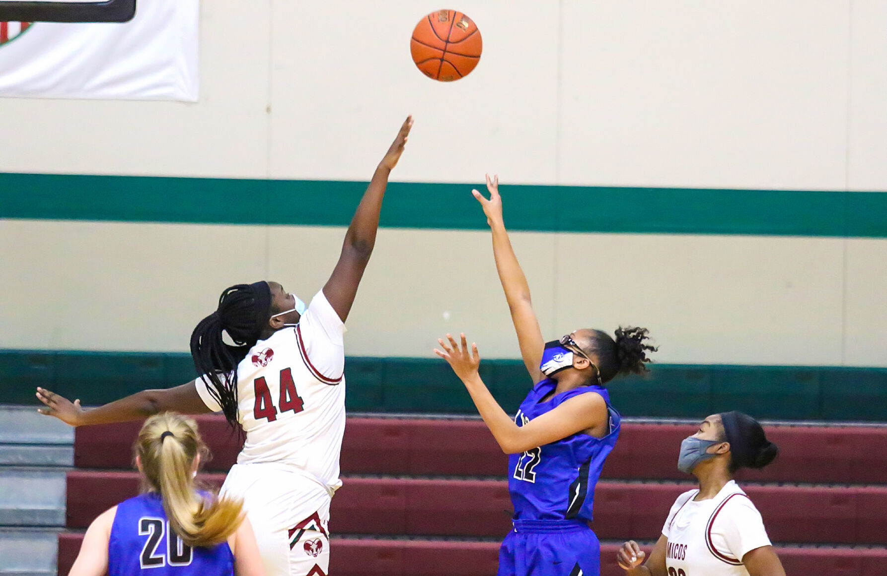 MICDS vs. Ladue girls basketball
